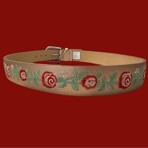 NWT FAUX LEATHER DUSTY GOLD WITH WESTERN STYLE EMBROIDERED ROSES BELT